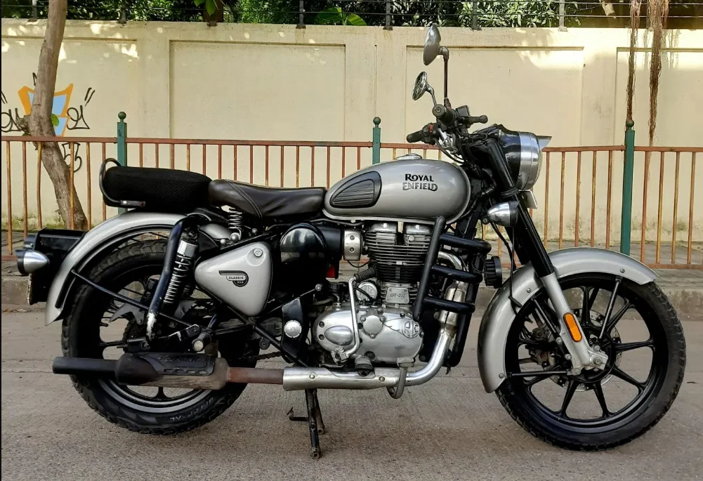 Royal Enfield Classic 350 New Year Offer