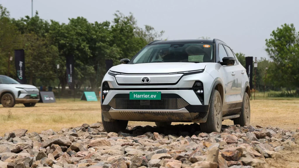 Tata Harrier EV QWD Launched at ₹28.99 Lakh 3 462328 015a3322